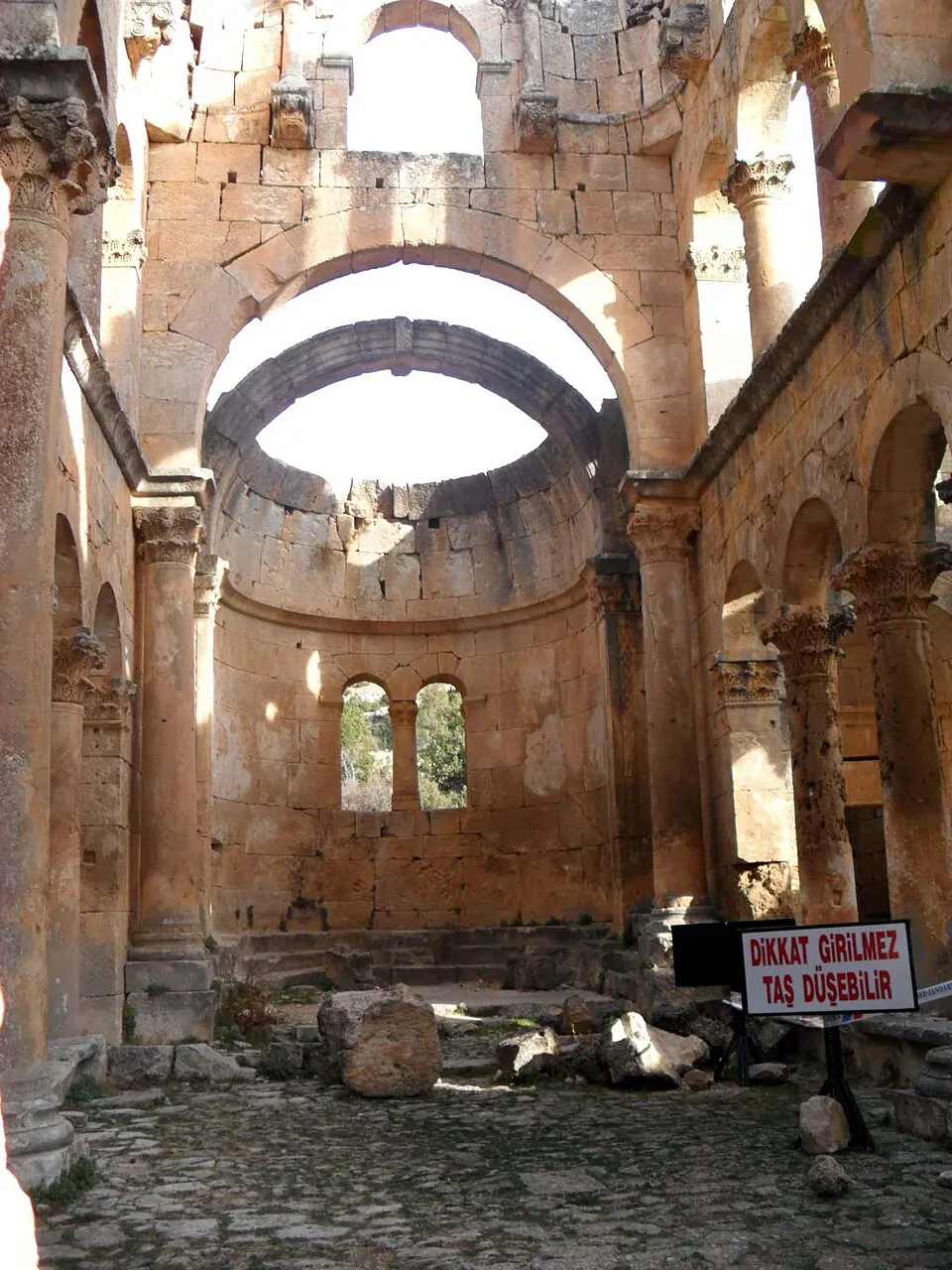 Image: Nedim Ardoğa · CC BY-SA 3.0 monastère d'Alahan