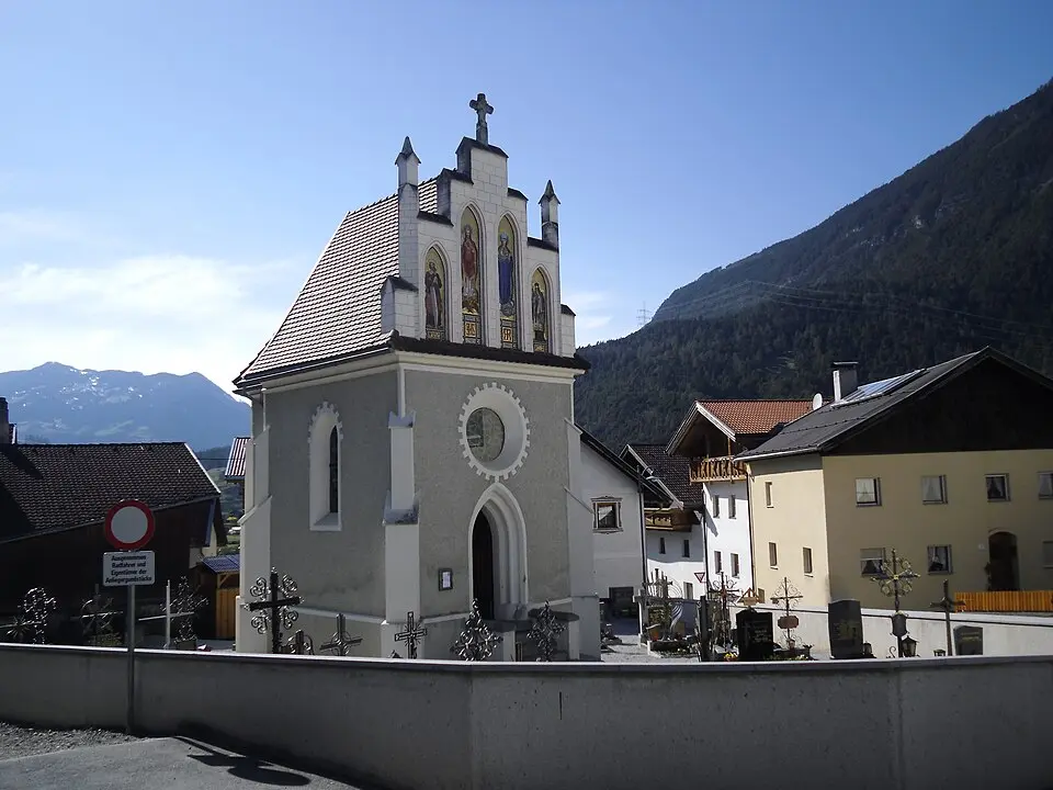 Lourdeskapelle/Friedhofskapelle in Mairhof und Friedhof