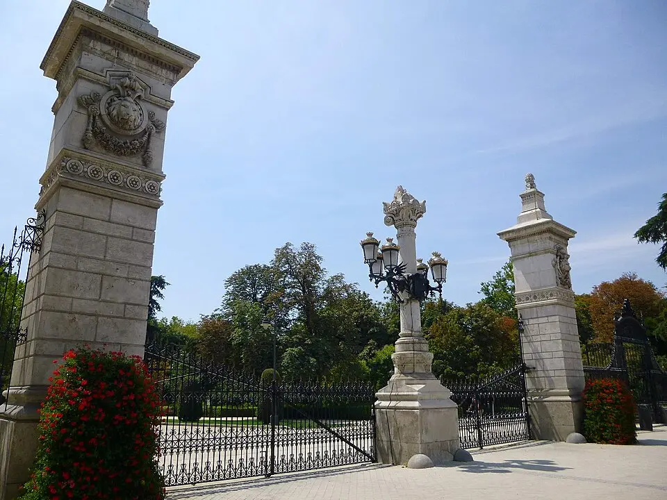 Puerta de Madrid del Retiro