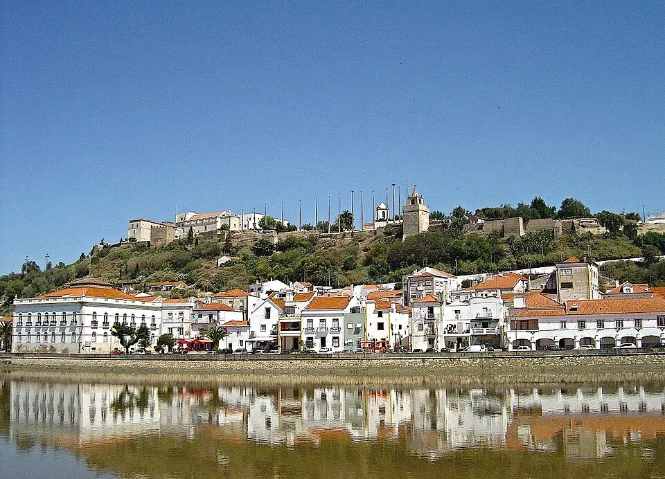 Bild: Vitor Oliveira from Torres Vedras, PORTUGAL · CC BY-SA 2.0 Castelo de Alcácer do Sal