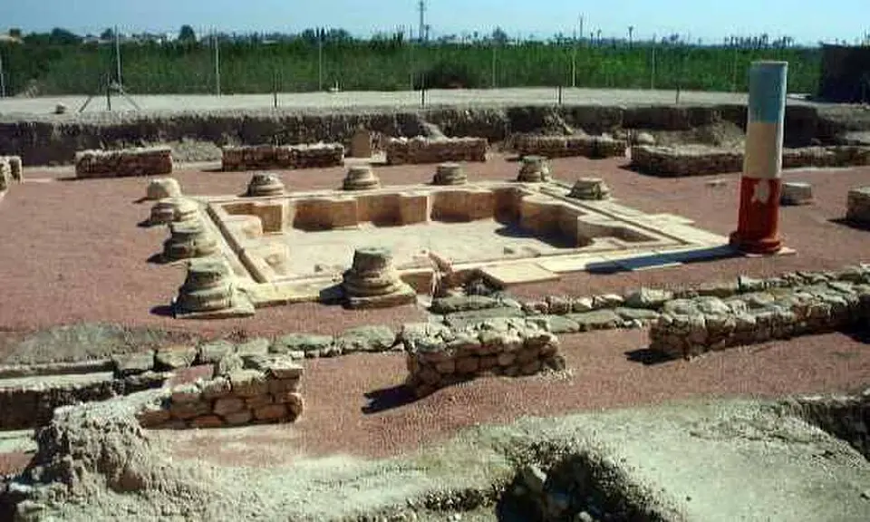 Hochgeladen von: Gafotas · CC BY-SA 3.0 Yacimiento arqueológico de La Alcudia