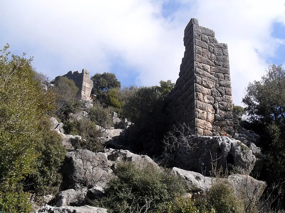 Image: Nedim Ardoğa · CC BY-SA 3.0 Mancınık Kalesi