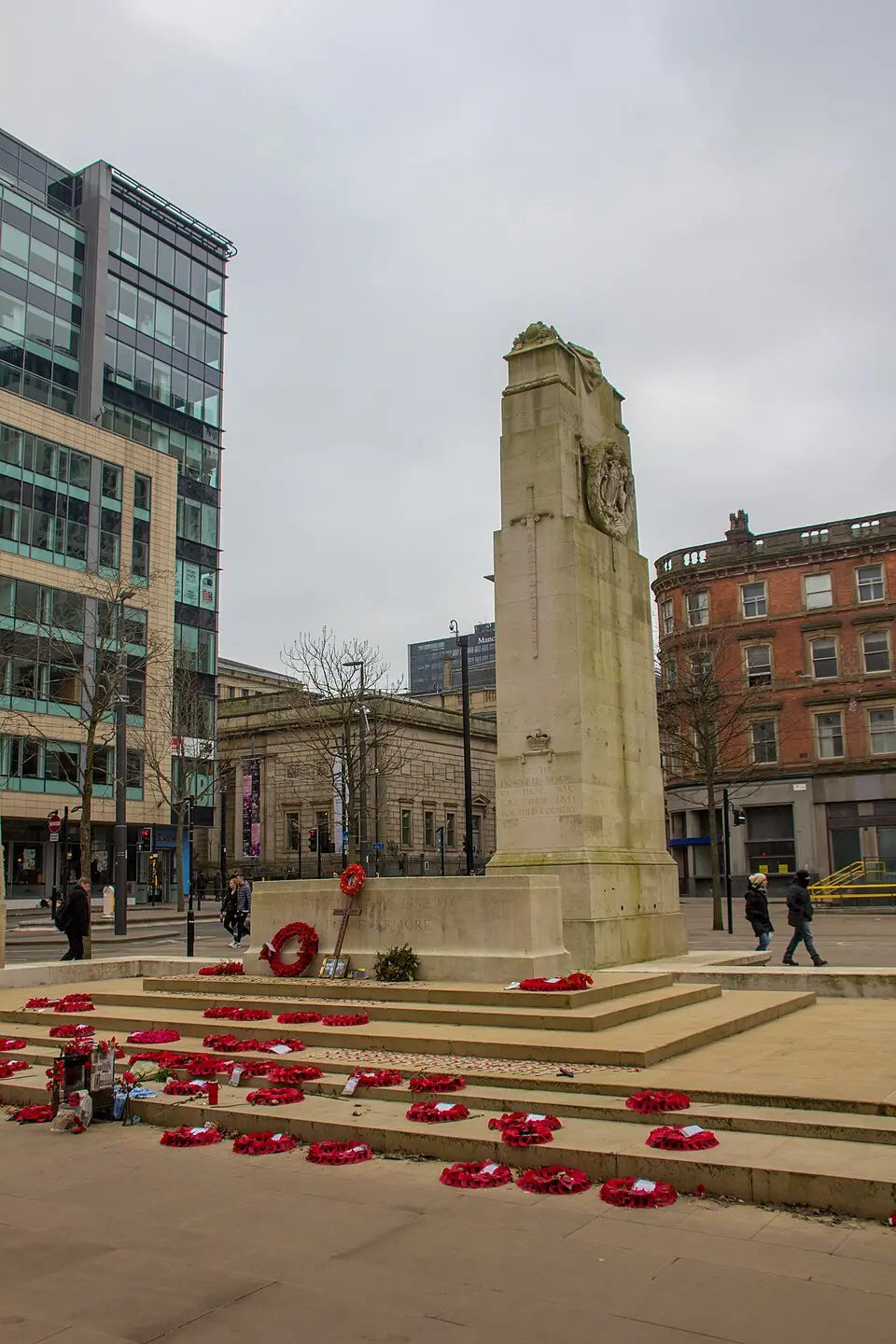 Bild: Photograph by Mike Peel (www.mikepeel.net). · CC BY-SA 4.0 Manchester Cenotaph