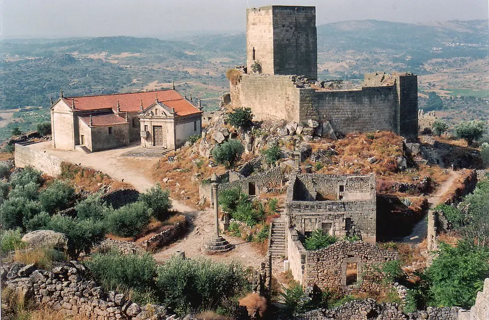 Hochgeladen von: Lusitana · CC BY-SA 3.0 Castelo de Marialva
