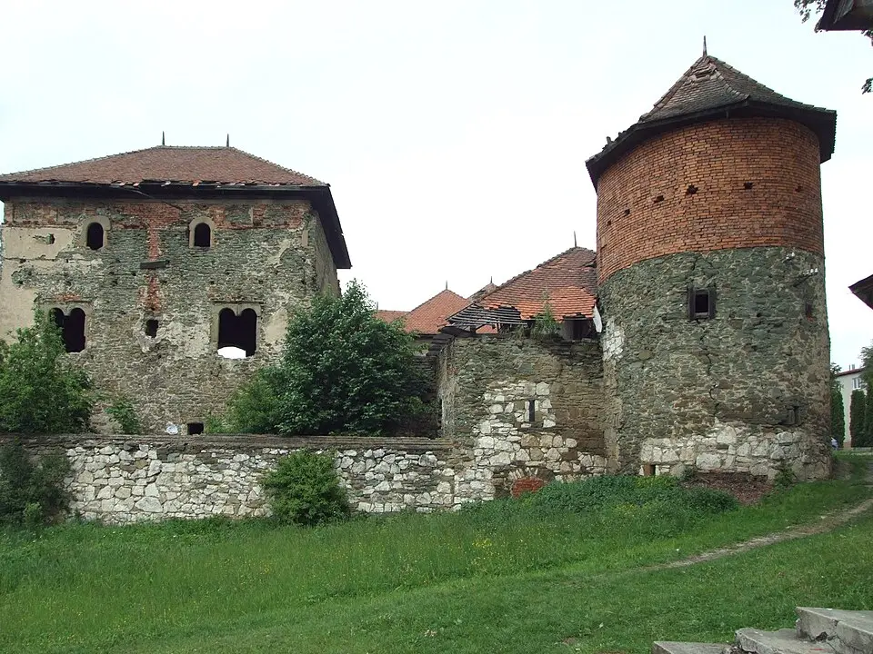 Bild: Investigatio · CC BY-SA 3.0 Markušovský hrad, palác hradný I.