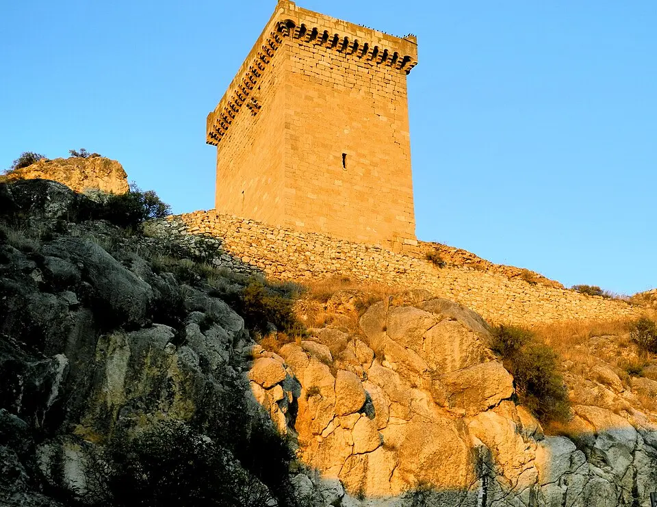 Bild: LBM1948 · CC BY-SA 4.0 castillo de Alhama de Aragón