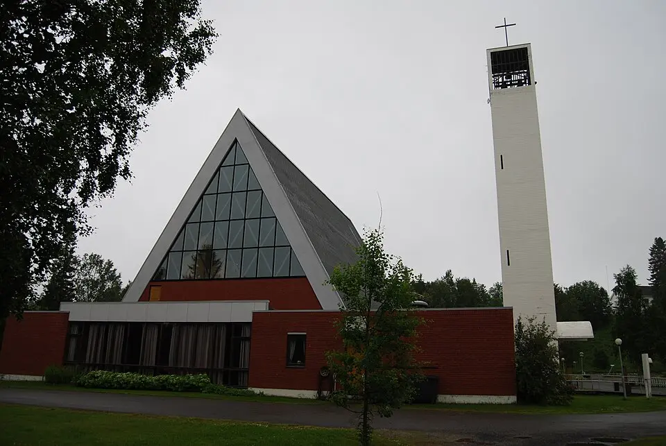 Bild: Chmee2 · CC BY-SA 3.0 Målselv kirke