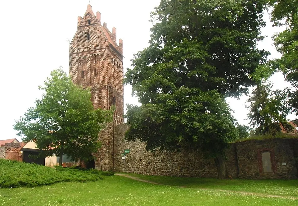 Obrázek: Kvikk · CC BY-SA 3.0 Stadtmauer Müncheberg