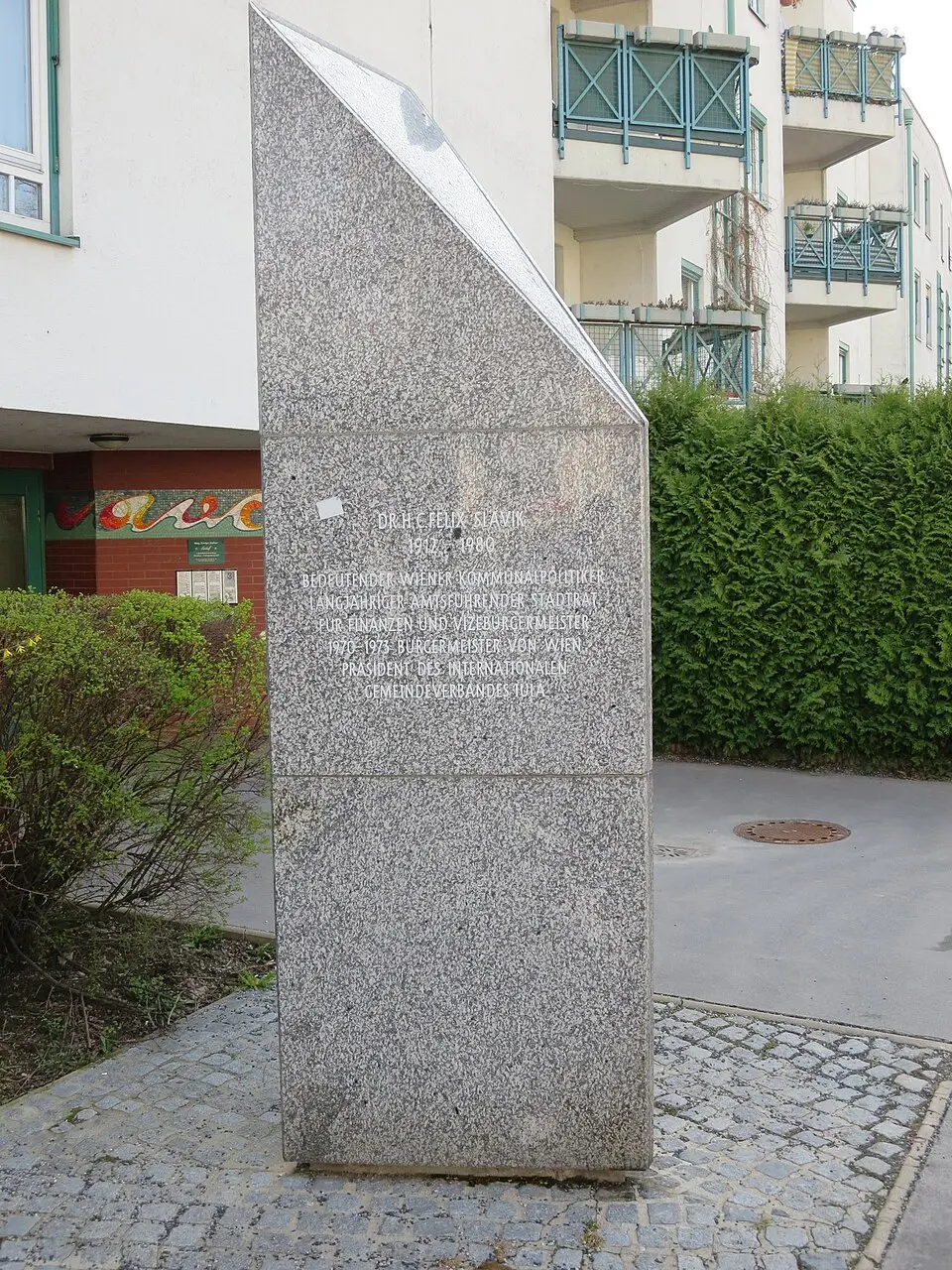 Felix-Slavik-Gedenkstein