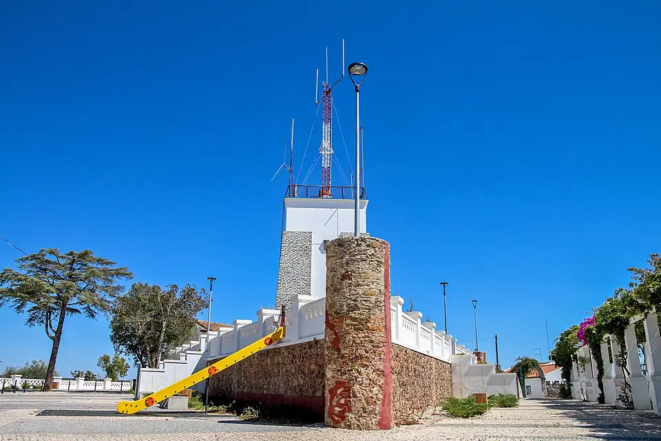 Bild: Vitor Oliveira from Torres Vedras, PORTUGAL · CC BY-SA 2.0 Castelo de Ourique
