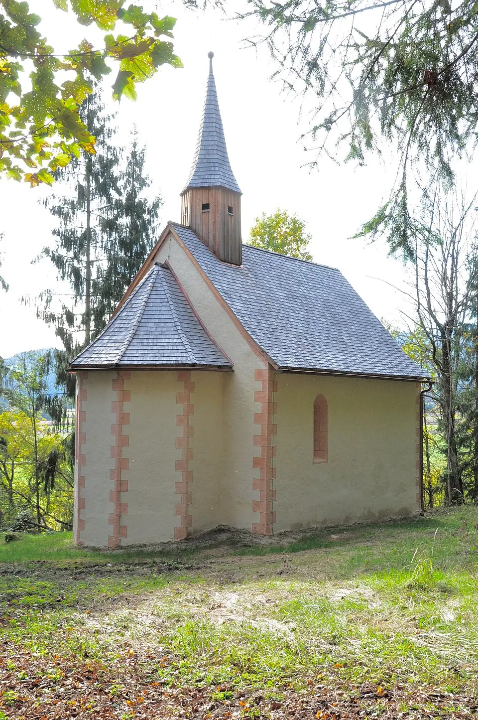 Kath. Filialkirche Heiligste Dreifaltigkeit