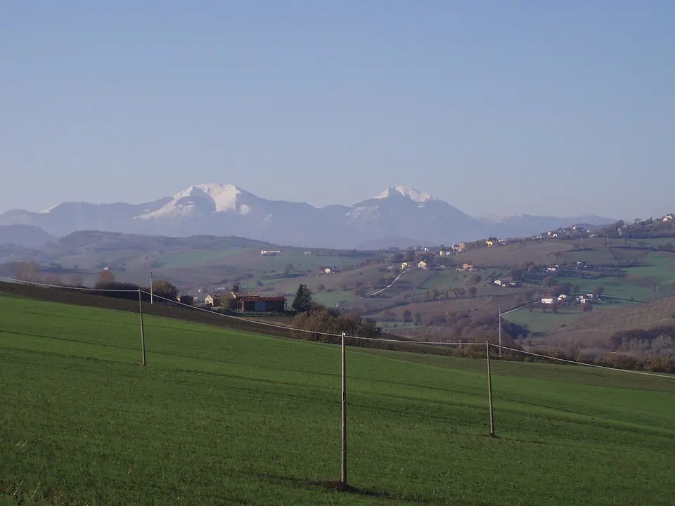 Bild: Accurimbono · CC BY-SA 3.0 Monte Catria