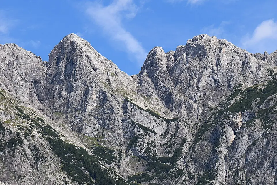 Lehnender Stein
