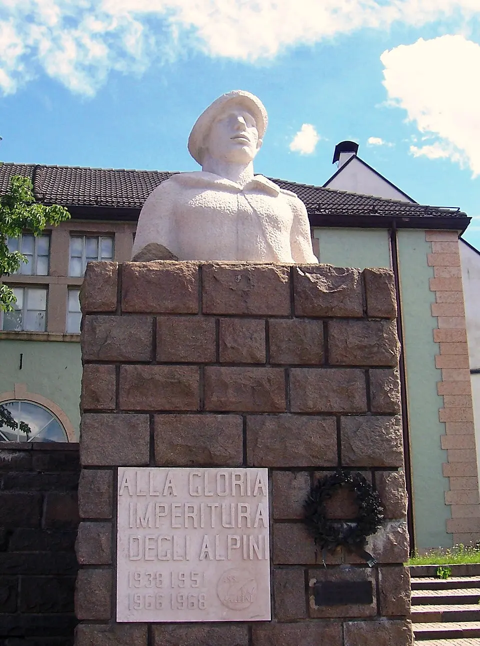 Monumento all'Alpino