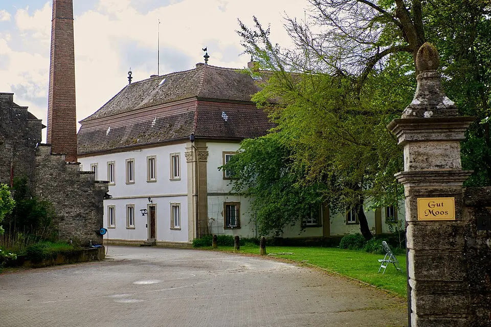 Bild: Tilman2007 · CC BY-SA 4.0 Ehemaliger Hof von Kloster Oberzell