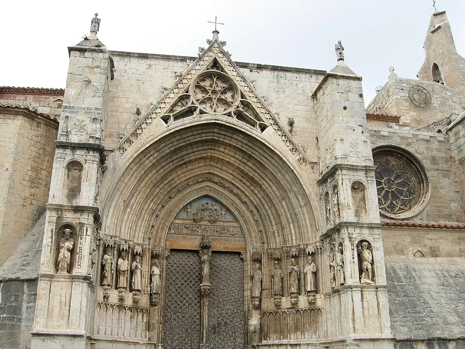 Bild: Fagairolles 34 · CC BY-SA 4.0 Basílica de Santa María la Mayor de Morella
