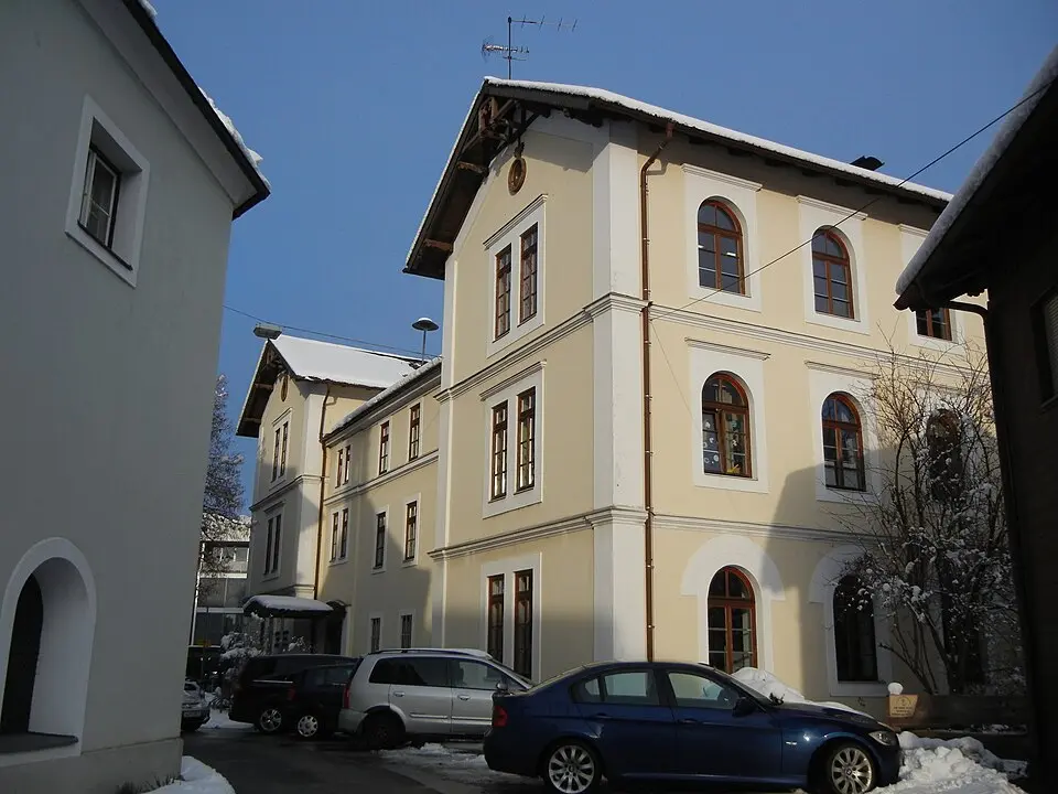 Volkshoch-, Musikschule & Heimatmuseum