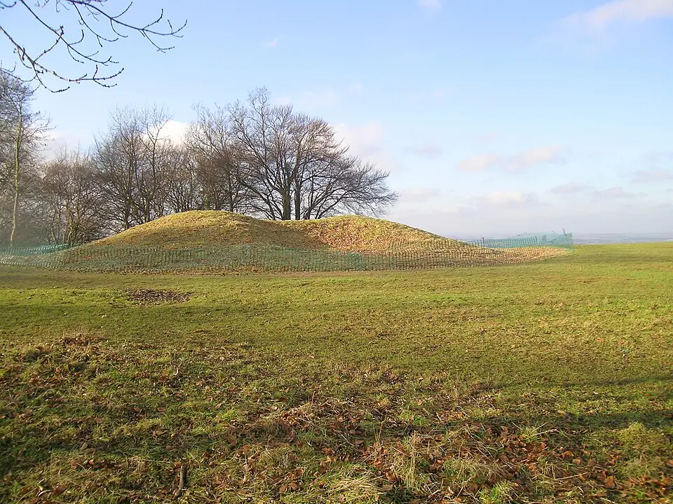 A Neolithic barrow on Whiteleaf Hill, 50m east of Whiteleaf Cross