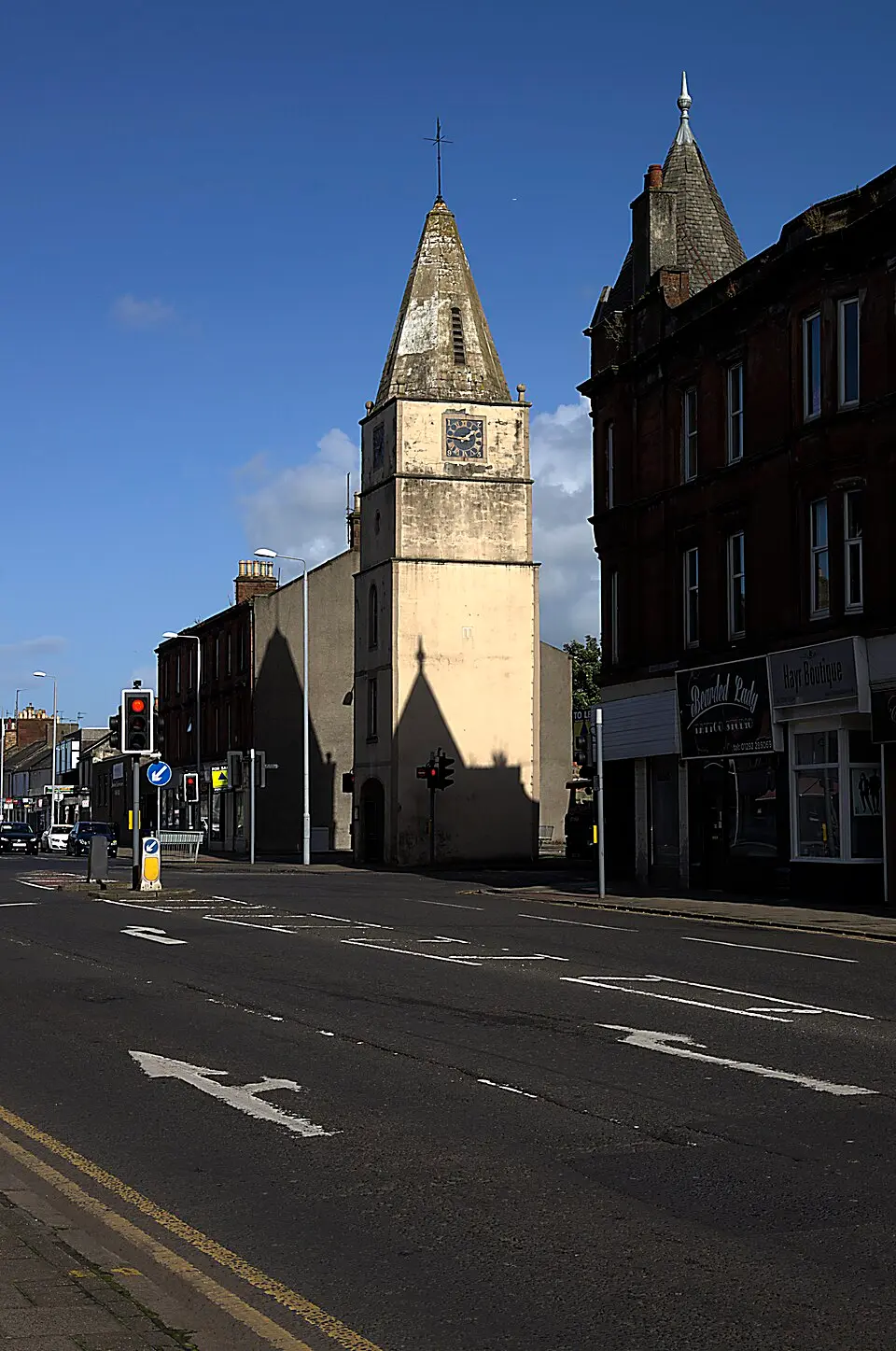 Bild: Iroberts696 · CC BY-SA 4.0 Newton Tower, Main Street, Ayr