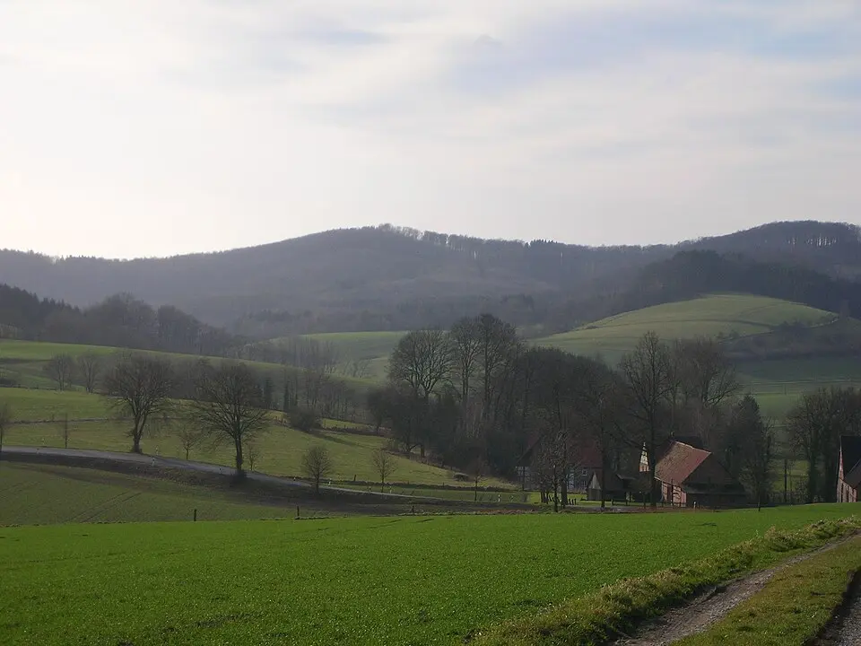 Obrázek: Hopfenpflücker · CC BY-SA 3.0 Amelungsburg