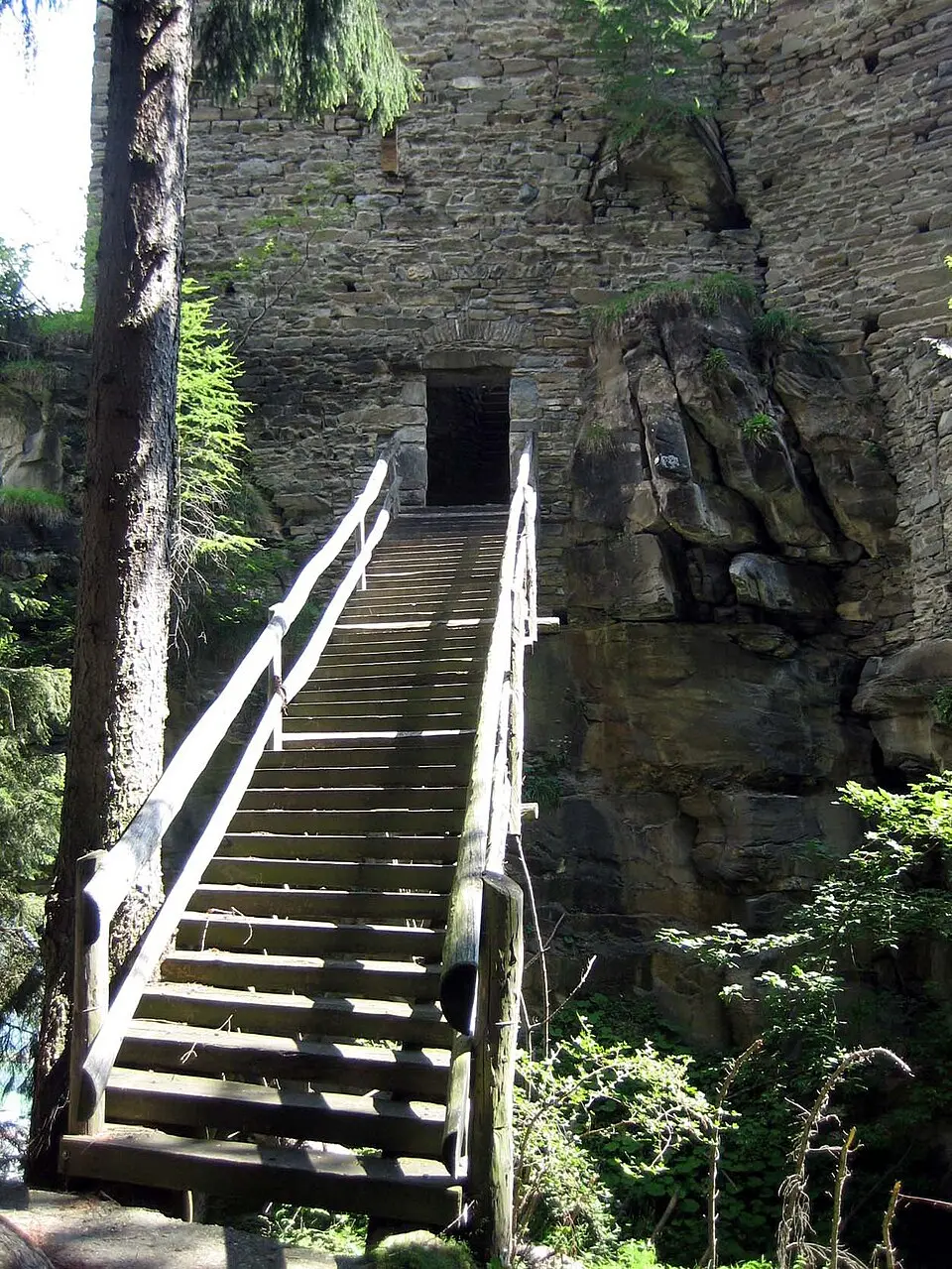 Bild: upload by Adrian Michael · CC BY-SA 3.0 Burg Obertagstein