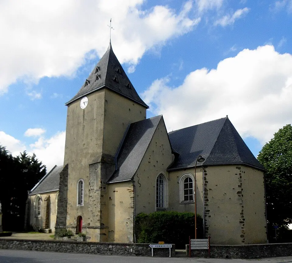 Obrázek: GO69 · CC BY-SA 4.0 église Saint-Jean-Baptiste d'Ampoigné