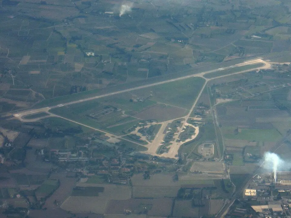 Militärflugplatz Orange-Caritat