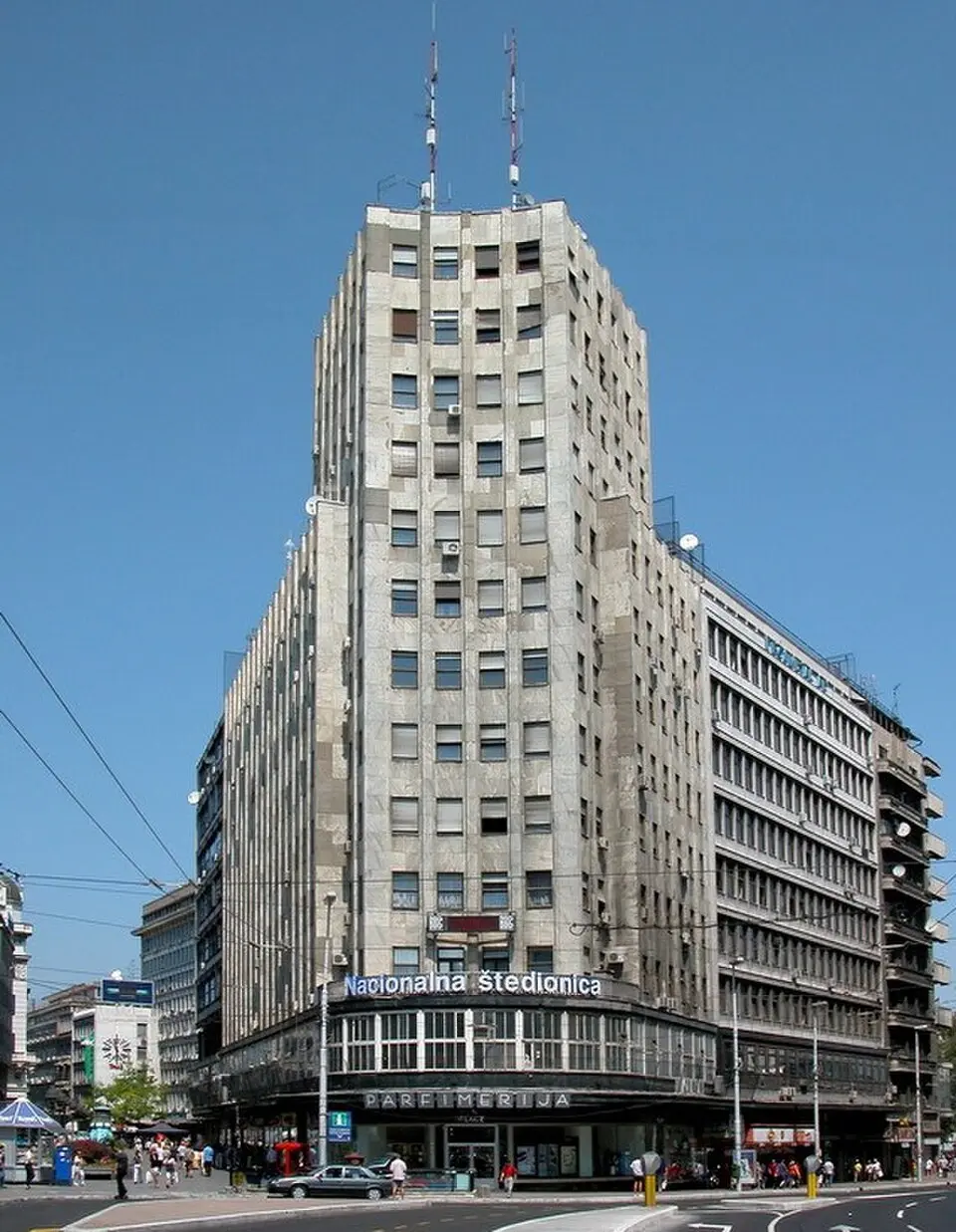 Bild: Vladimir Babic · Public domain Palast Albanien