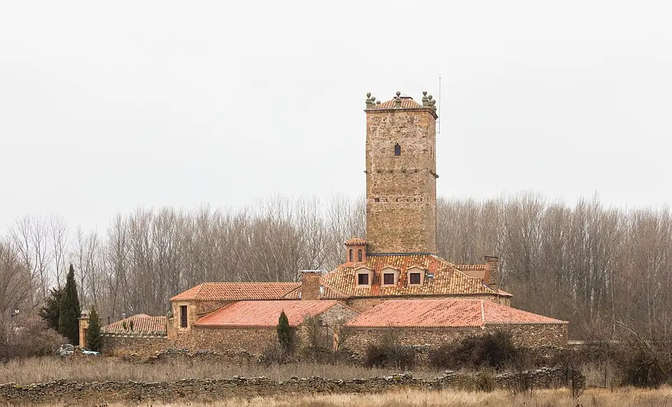 Bild: Diego Delso · CC BY-SA 4.0 Torre-palacio de Aldealseñor