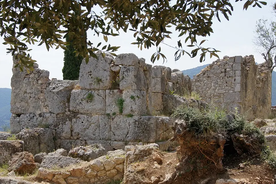 Bild: Praxinoa · CC BY-SA 3.0 Ανάκτορο του Οδυσσέα