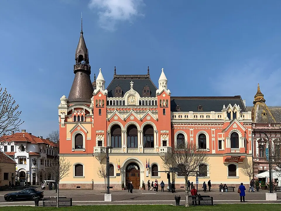 Bild: Chainwit. · CC BY-SA 4.0 Palatul Episcopiei Greco-Catolice din Oradea