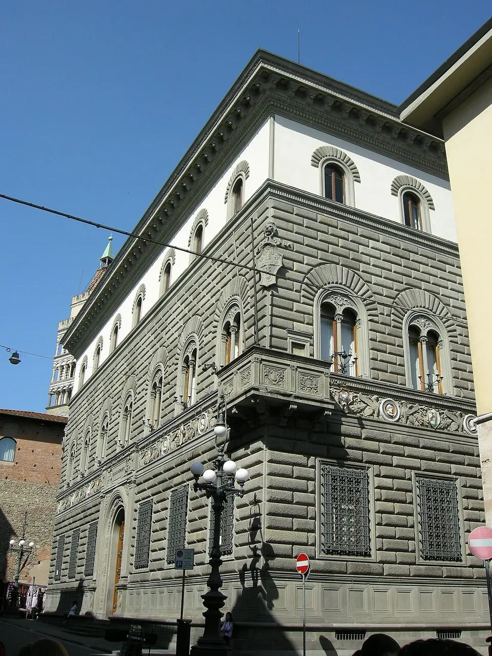 Palazzo della Cassa di Risparmio di Pistoia e Pescia
