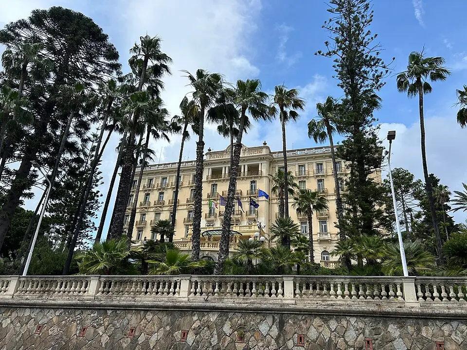 Bild: Plumbago Capensis · CC BY-SA 4.0 Palazzo del Governo