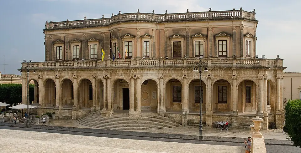 Obrázek: pjt56 --- · CC BY-SA 3.0 Palazzo Ducezio