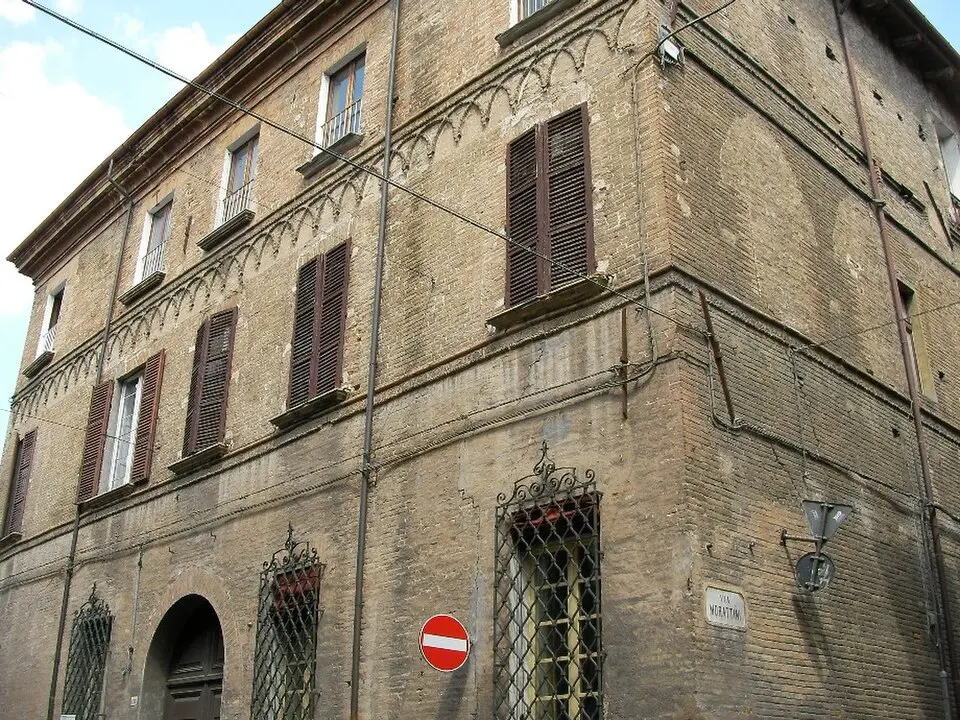 Obrázek: Controllore Fiscale · Public domain Palazzo Manzoni