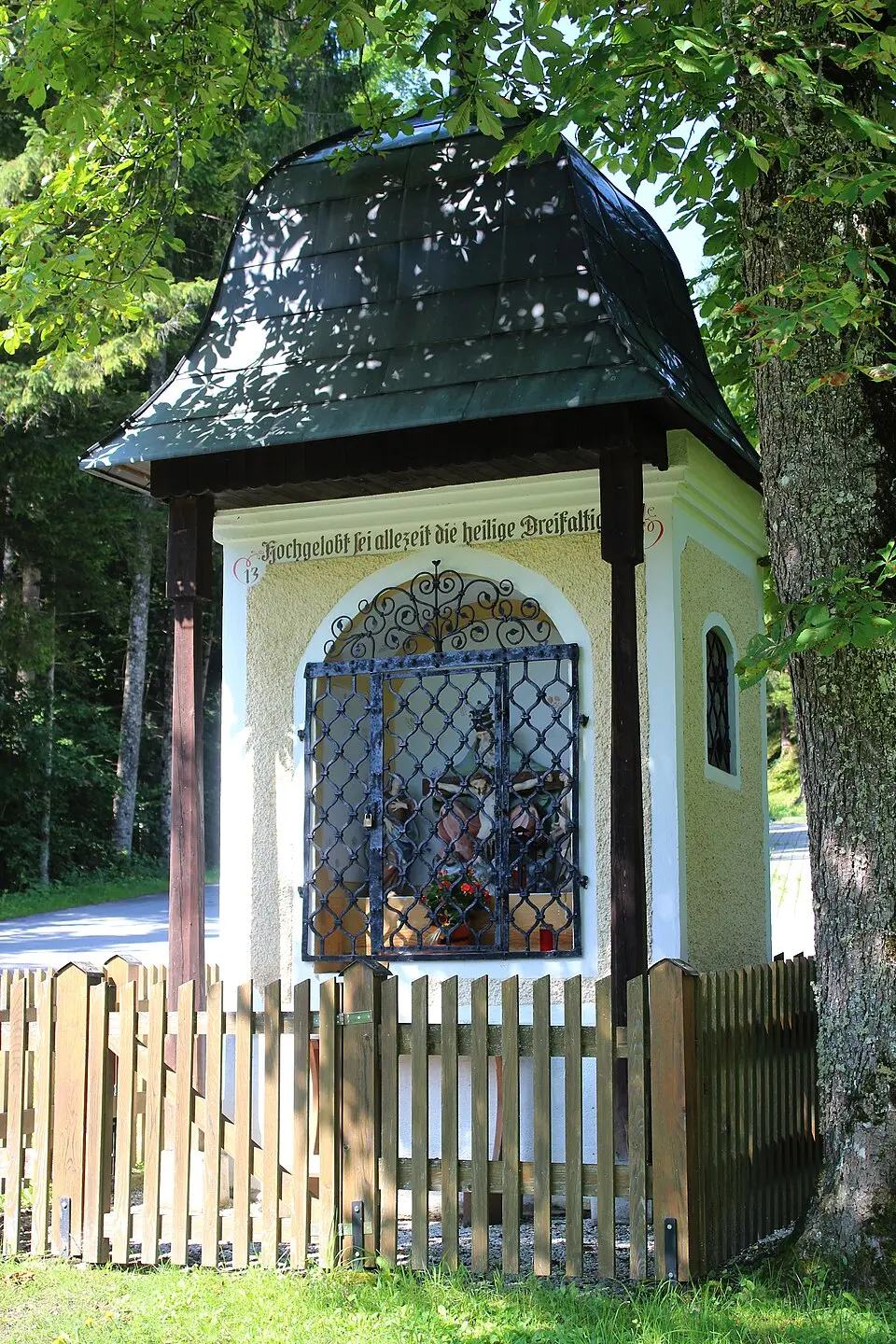 Bild: WA-Wien · CC BY-SA 3.0 AT Kreuzweg mit Grabkapelle