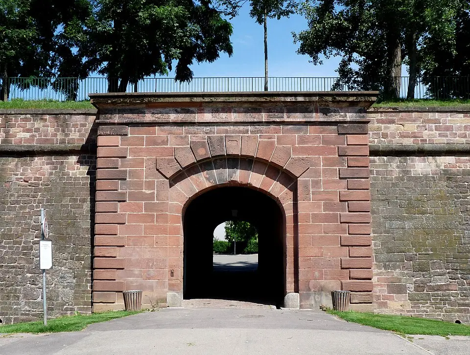 Porte de la citadelle