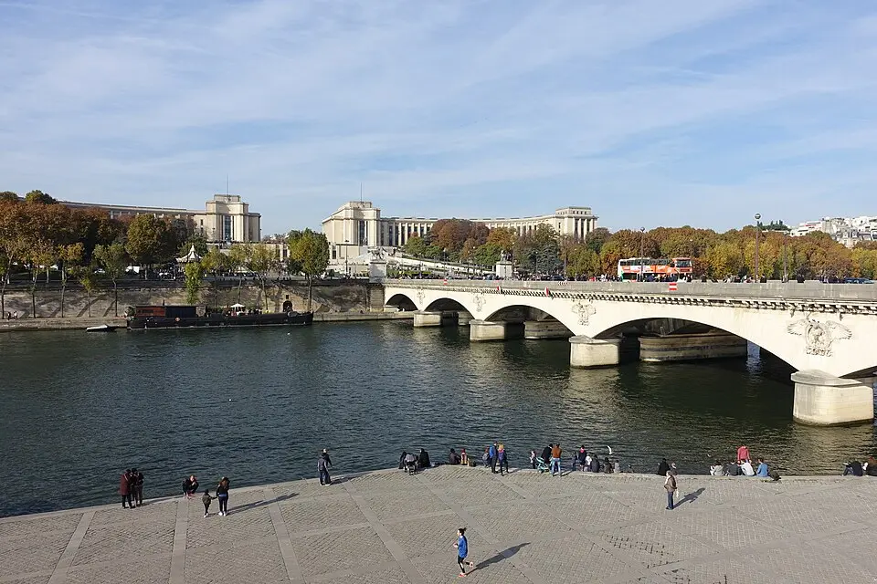Image: Guilhem Vellut from Paris, France · CC BY 2.0 Pont d'Iéna