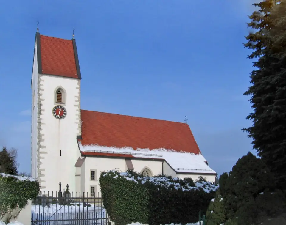 Obrázek: H. Raab (User:Vesta) · CC BY-SA 3.0 Alte Pfarrkirche Pasching