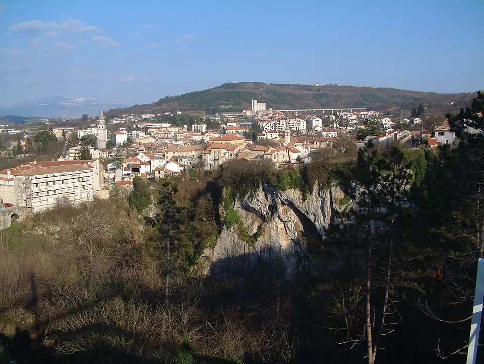 Hochgeladen von: Kork~commonswiki · Public domain Pazin