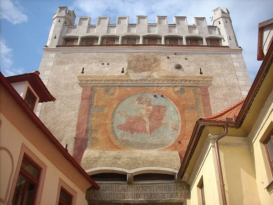 Slika: Elis J · CC BY-SA 3.0 Městské opevnění (Prachatice)