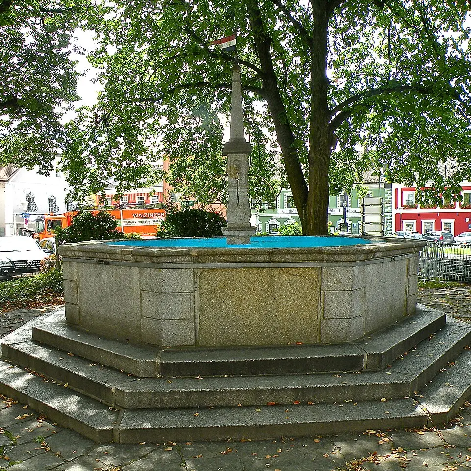 Bild: Pfeifferfranz · CC BY-SA 3.0 Brunnen