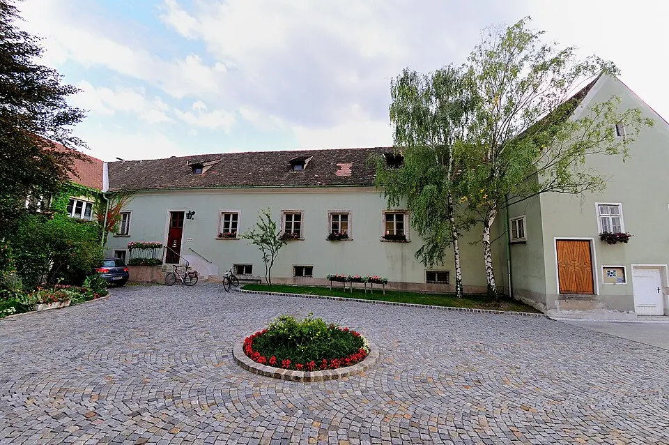 Obrázok: CC omninum (talk) · CC BY-SA 3.0 AT Pfarrhof