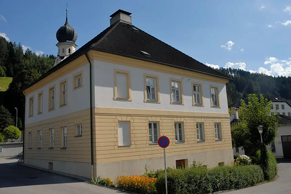 Bild: Haneburger · Public domain Pfarrhof Pill