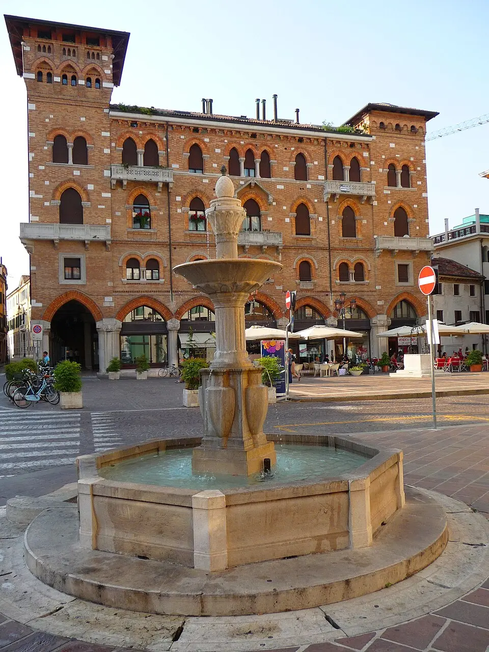 Fontana di piazza San Vito