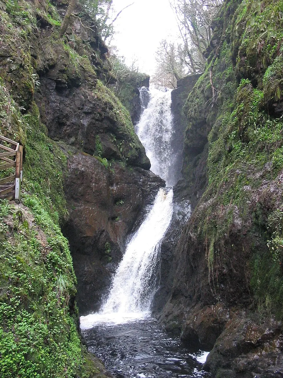 Ess na Larach