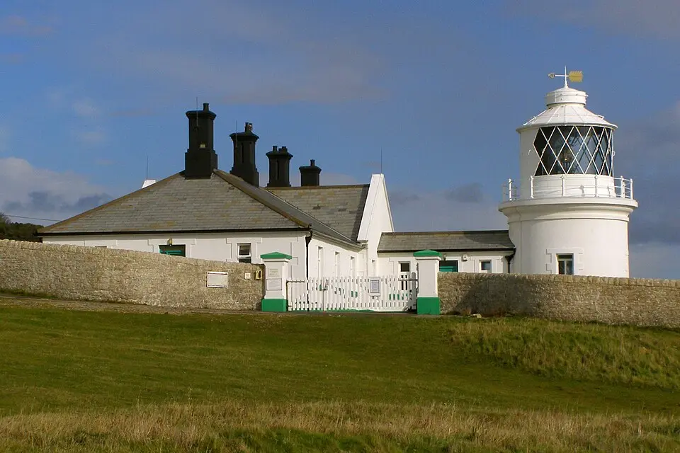 Bild: JimChampion · CC BY-SA 3.0 Anvil Point Lighthouse