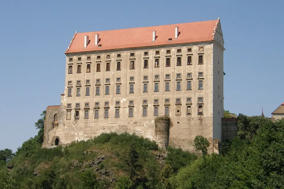 Immagine: Lasy · CC BY-SA 3.0 vysoký zámek