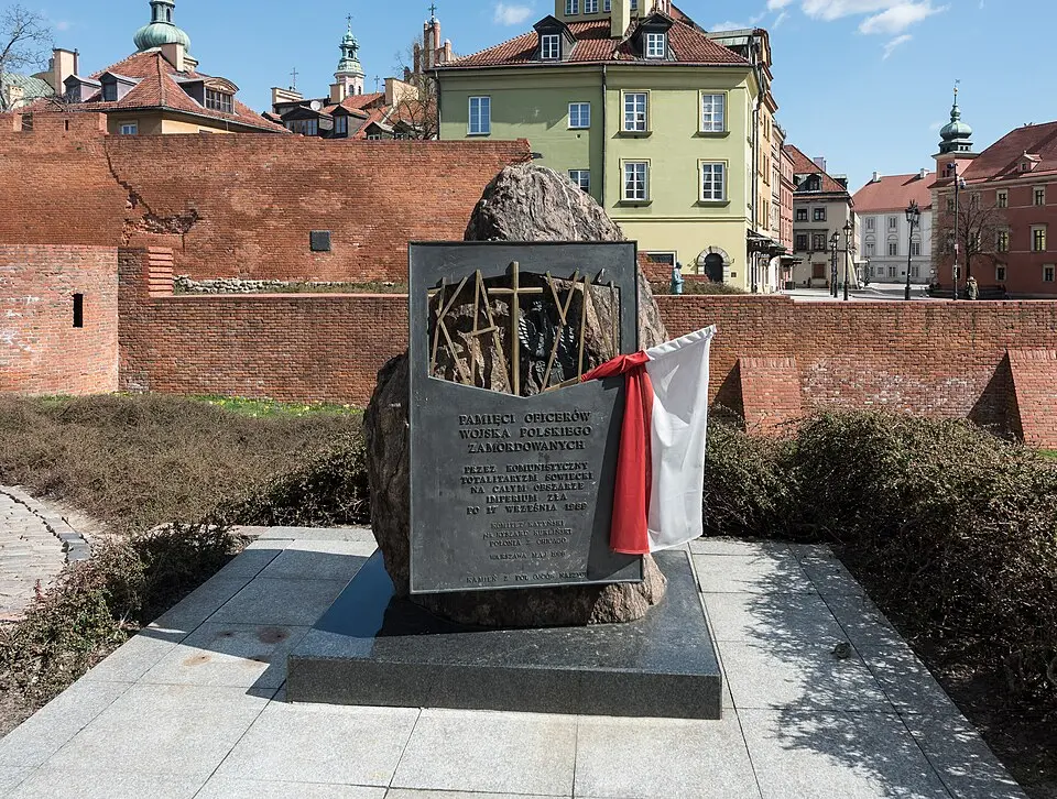 Pomnik Katyński w Warszawie