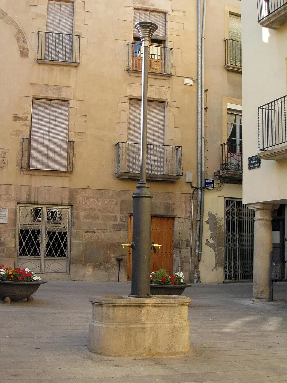 Font pública a la plaça Sant Antoni